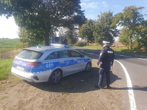 Miał dwa sądowe zakazy prowadzenia pojazdów, cofnięte uprawnienia - a wszystko zaczęło się od zbyt szybkiej jazdy