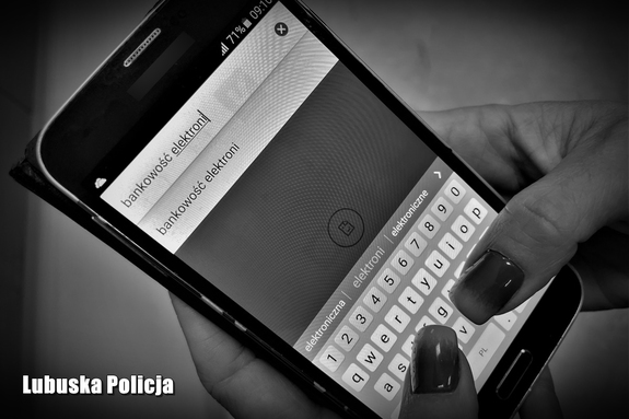 Policja ostrzega przed oszustwami „na członka rodziny”, „na policjanta” i „na Blika