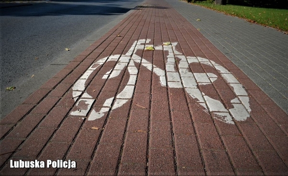 Jednośladem do celu - policjanci apelują o ostrożność i rozwagę