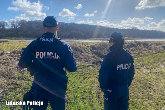 Policjanci zaangażowani w poszukiwania zaginionego 20-latka
