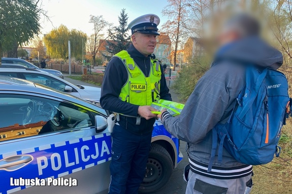 Odblaski ratują życie - zadbaj o swoją widoczność na drodze